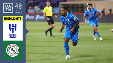 مواجهة مرتقبة: **الاتفاق** في مواجهة **الهلال** في دوري روشن السعودي