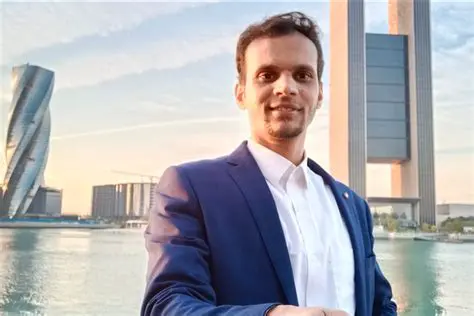 علی ضیا: نگاهی عمیق به کارنامه پرفراز و نشیب یک مجری محبوب