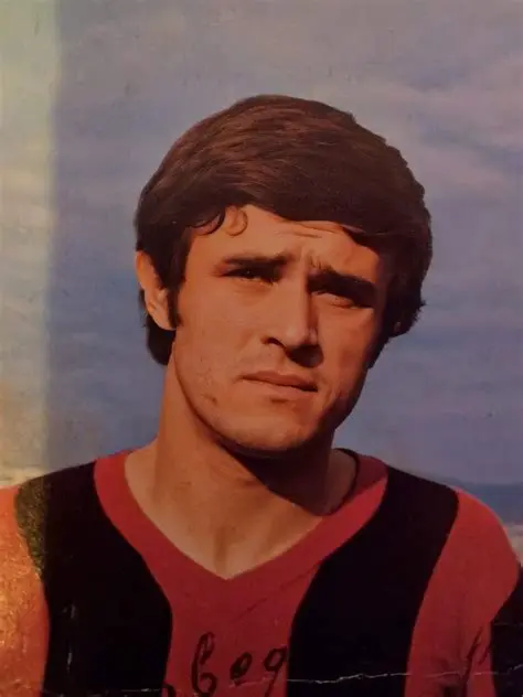 Arsenal: Otkrijte Istoriju, Legendarne Igrače i Najnovije Uspehe Kluba