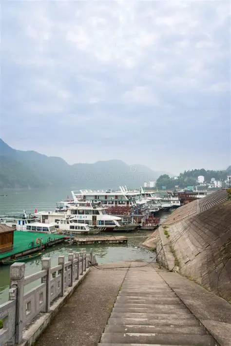 巴恩斯利对阵曼联U21：青年足坛焦点对决的深度分析