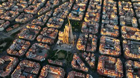 Barcelona:  Eksplorasi Keindahan Kota Catalan yang Memukau
