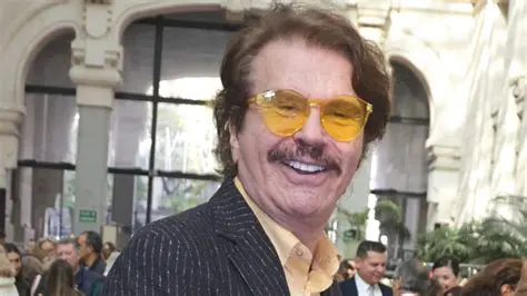 Bigote Arrocet: Trayectoria, Humor y Vida de un Icono Mediático Hispano