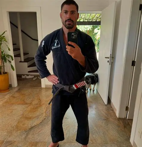 Cauã Reymond: Carreira, Projetos e Próximos Passos do Ator Brasileiro