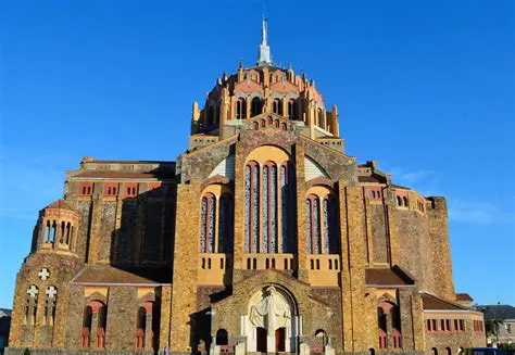 Cholet : Au Cœur de l'Anjou, entre Histoire, Innovation et Dynamisme Urbain