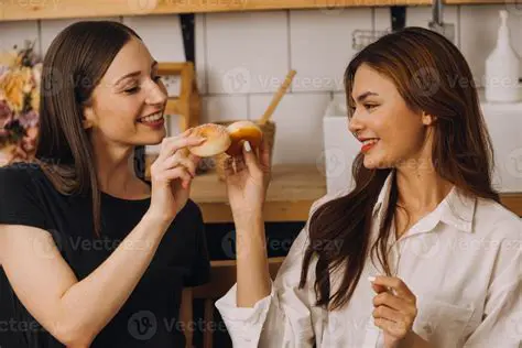 Compartir un pastel entre un grupo de amigos