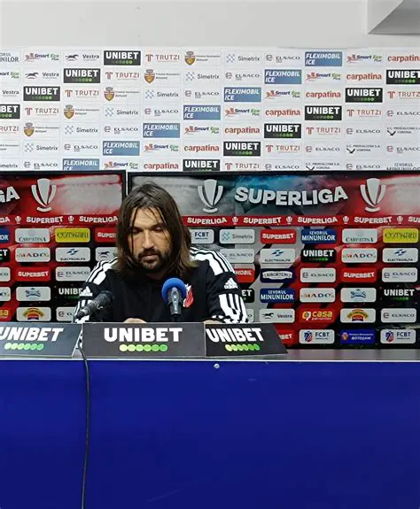 Dan Alexa: Portretul unui Antrenor Controversat și Determinat în Fotbalul Românesc