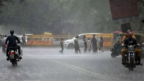 Delhi Today News: Latest Updates, Weather Forecast & Key Events