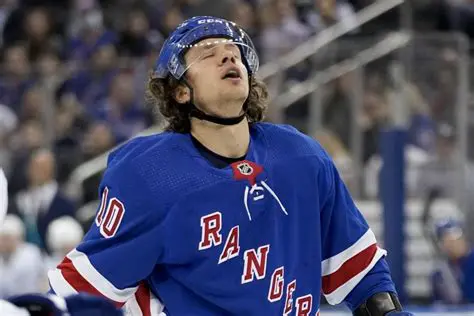 Прогноз на матч Детройт Ред Уингз — Тампа Бэй Лайтнинг: Анализ и Ставки