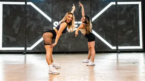 Features of the Shake Your Booty Wallpaper