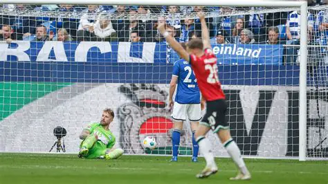 汉诺威96 vs 沙尔克04：德甲经典对决的深度分析与展望