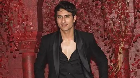 Ibrahim Ali Khan: From Star Kid to Bollywood Hopeful, Following in Saif Ali Khan's Footsteps