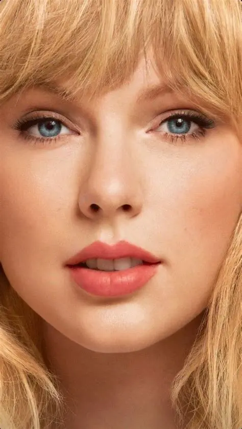 Is Taylor Swift Beautiful? A Deep Dive into Her Beauty and Public Perception