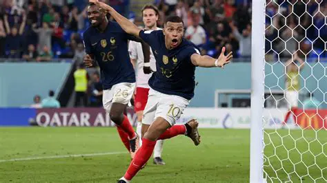 Kylian Mbappé's 2022 World Cup Quest: A Nation's Hope on Young Shoulders