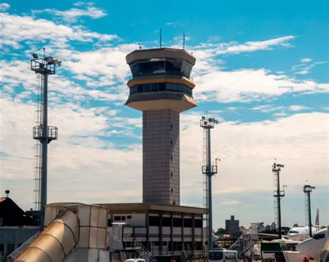 La Importancia de la Torre de Control
