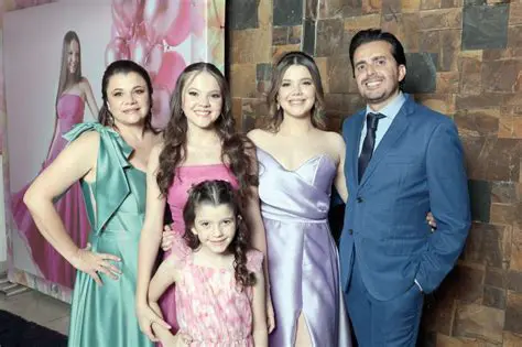 La Infancia y la Juventud de Manuela Tinoco