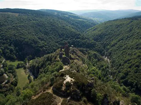 La Lozère : Au Cœur de la France Sauvage, Entre Nature Préservée et Patrimoine Authentique