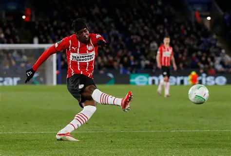 Madueke: Van PSV naar de Premier League – Een Sprong in het Diepe