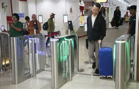 Mengamati Wajah Para Penumpang