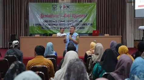 Mengikuti kegiatan korupsi