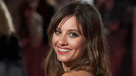 Michelle Jenner y sus Hijos: Un Vistazo Íntimo a la Maternidad de la Actriz