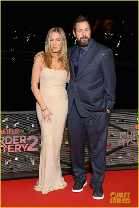 Murder 2 II Movie Screensaver Features