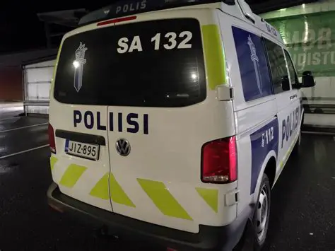 Poliisiauto Kyljellään: Mitä Tapahtui ja Miksi?