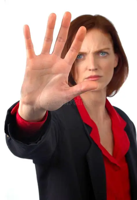 Poner la mano en la frente