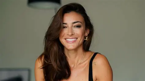 Rachel Legrain-Trapani : Parcours, Carrière et Vie Privée de l'Ancienne Miss France