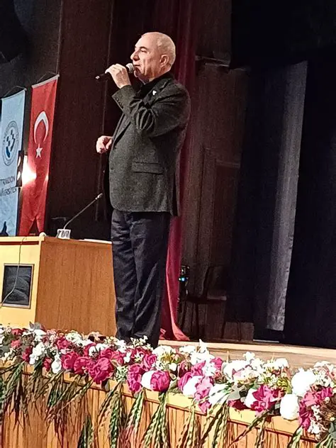 Sosyal ve Siyasi Konulara Odaklanma