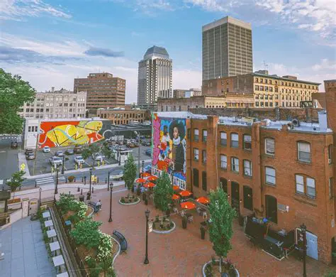 Springfield, Massachusetts: A Comprehensive Guide to the Pioneer Valley's Heart