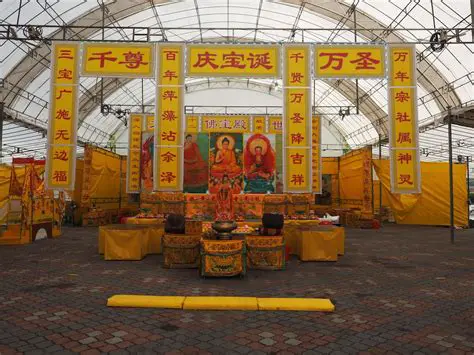 探索开斋节：Raya 庆祝活动、传统与美食之旅