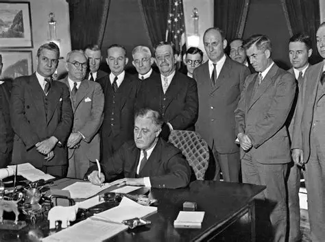 The New Deal and the Revival of Public Relief Programs
