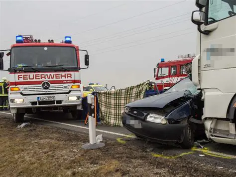 Tragischer Unfall in Sömmerda: Fußgänger von LKW erfasst und tödlich verletzt