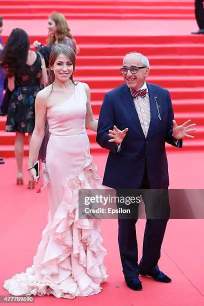 Юлия Барановская: Путь к Успеху, Личная Жизнь и Влияние в Шоу-Бизнесе